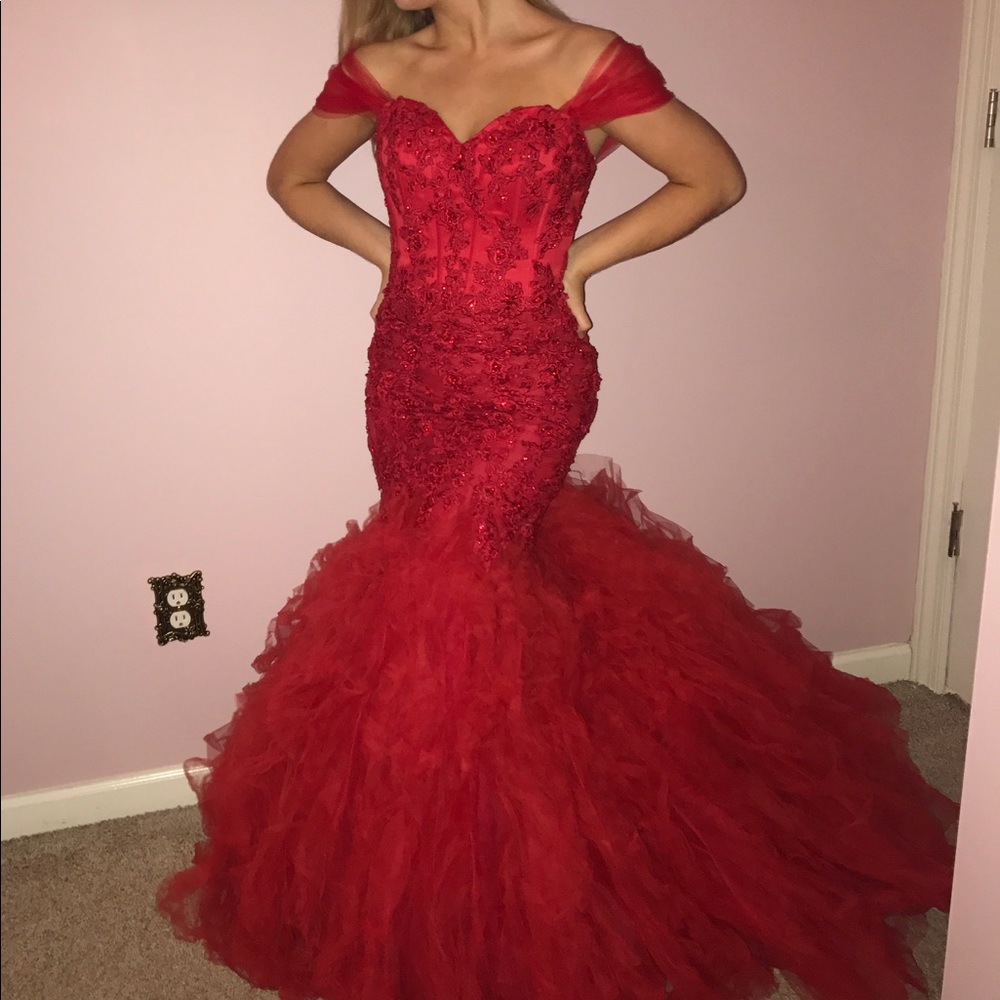 Beautiful Off Shoulder Red Formal Prom Gown Dress